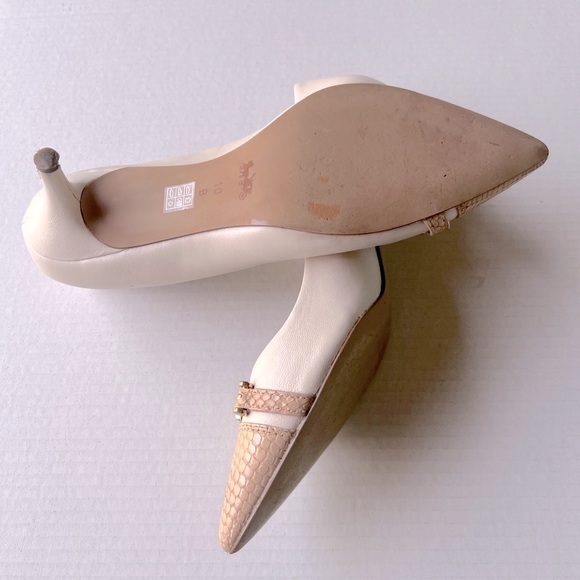 Coach Classy Cream and Tan Pumps. - Picture 5 of 7